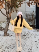 显白黄色套装女小个子仿羊羔毛连帽卫衣外套秋冬两件套包臀半
