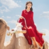 云南丽江民族风大红色连衣，裙子夏季草原，沙漠旅游度假拍照长裙超仙