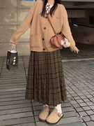 复古格子半身裙春季韩系风格穿搭大码梨型身材遮肉显瘦百褶a字裙