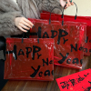 龙年红色袋年货礼盒包装手提袋PVC服装店送礼节日新年购物袋