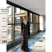 ruuii_野区红玫瑰v领显瘦修身系带连衣裙女2024夏季复古长裙