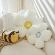 ins蜜蜂花朵抱枕北欧风毛绒玩具沙发靠垫拍照道具飘窗样板房装饰