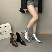 尖头欧美短靴女2023秋冬女靴子时装粗跟瘦瘦靴小众设计马丁靴