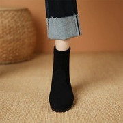 法式绒面小踝靴女2023年v秋冬韩版高跟鞋，搭配裙子方头粗跟短