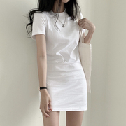 白色圆领t恤连衣裙女短袖，2023夏修身(夏修身)显瘦中长款百搭打底裙子
