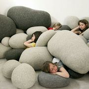 创意仿真鹅卵石抱枕石头靠垫坐墩超大懒人沙发家居摆设