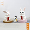 可爱小兔子陶瓷摆件，动物装饰工艺品，办公室公仔桌面摆设创意
