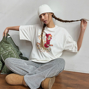 韩国女装LAG2023冬季时尚宽松圆领卡通字母印花短袖中长款T恤