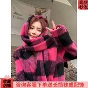 含围巾玫粉色设计感格纹，毛呢大衣女秋冬高级感气质内布长外套