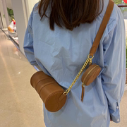 包包女士2024夏季棕色单肩圆筒，枕头包复古(包复古)链条软皮通勤斜挎包