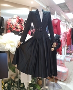 法式小众设计感西装连衣裙女初秋气质V领假两件显瘦气质褶皱长裙