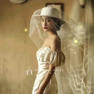时尚复古白色优雅礼帽，拖尾网纱法式走秀演出新娘花帽婚纱发饰