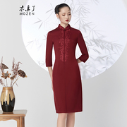 木真了中式改良连衣裙，红色中国风，刺绣短款喜妈妈旗袍裙633