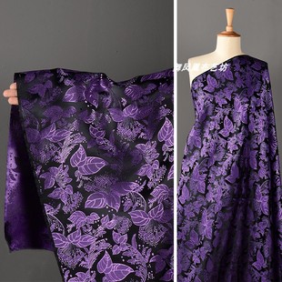 黑底紫色树叶花织锦缎面料丝滑植物，花卉提花肌理中式外套马甲布料