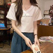 白色字母v领短袖t恤女夏季2024韩版上衣，鸡心领纯棉学生体恤潮