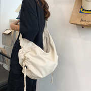 包包女斜挎包大容量，韩版大学生chic帆布，纯色休闲时尚单肩包潮