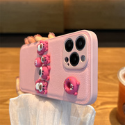 粉底皮质草莓熊苹果15promax手机壳iphone15pro高级感14苹果13套12全包镜头11硅胶ProMax女Pro潮适用Plus