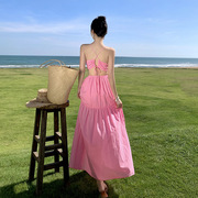 法式纯欲风系带漏背开叉粉色挂脖吊带连衣裙女海边度假沙滩裙超仙