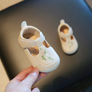 春秋宝宝鞋子女婴儿软底学步鞋，0一1-2岁婴幼儿，国风绣花公主小皮鞋