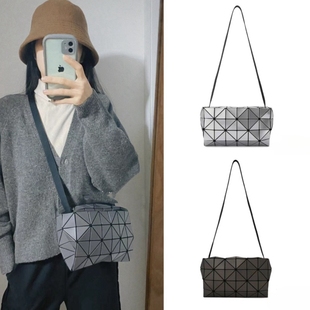 日本几何菱格格子女包枕头包单肩斜跨时尚轻便盒子包小方包潮