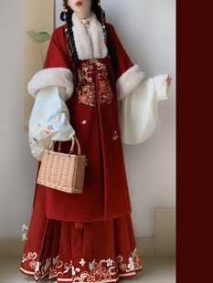 捌伍柒年年有鱼原创冬季红色过年汉服，女汉元素裘衣马面裙套装