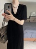 摩登mdeng197丝绒黑色连衣裙，2023秋季新v领气质，显瘦短袖长裙h5108