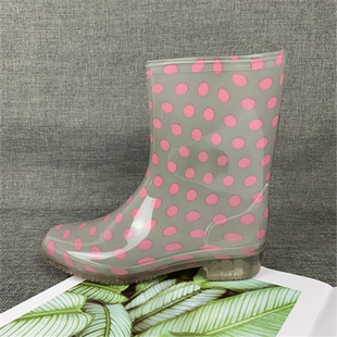 时尚波点雨鞋女秋冬季中筒透明雨靴防滑套鞋软，胶鞋成人保暖棉