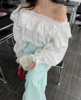 法式蕾丝边松紧一字领设计感衬衫，韩国洋气时尚女装性感露肩短上衣