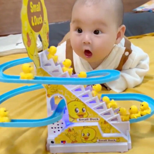 婴儿玩具0一1岁小黄鸭爬楼梯宝宝，益智早教四抬头练习3到6个月龄三