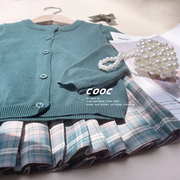 coockids2022小女孩春季墨绿色初秋薄款小开衫毛衣百褶裙套装