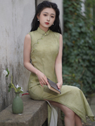 绿色无袖旗袍2024春夏，新中式国风改良年轻款少女长款连衣裙