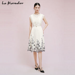 lakoradior拉珂蒂2024夏法式(夏法式)白色刺绣中长款无袖收腰连衣裙
