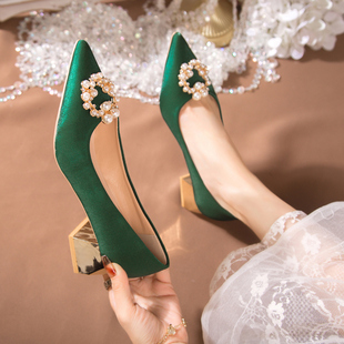 婚鞋女粗跟2024春季珍珠秀禾婚纱两穿绿色尖头，高跟结婚新娘鞋