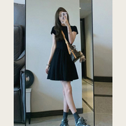 黑色短袖连衣裙女夏季法式气质赫本风小个子收腰显瘦减龄裙子