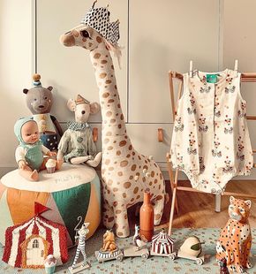 ILns北欧创意可爱长颈鹿公仔毛绒玩具抱枕玩偶睡觉抱枕可站立