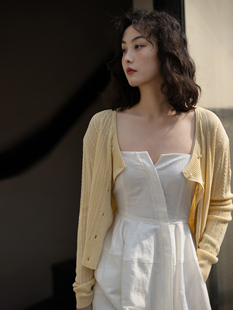 真丝亚麻棉纱线比柠檬黄更柔和一度镂空花型，针织小开衫女春款薄
