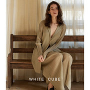 whitecube2024早春英伦风，一粒扣西服套装三宅风，褶皱西装女装