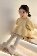 女童娃娃衫秋款套装宝宝奶萌泡泡，袖网红洋气，毛呢小香风保暖二件套