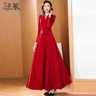 高级感酒红色连衣裙假两件2023春秋女装气质V领修身显瘦长裙