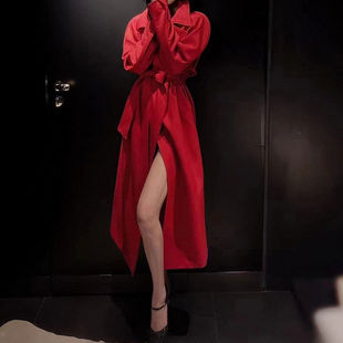 高端轻奢红色大衣外套名媛气质，慵懒风西装领廓形长款风衣女