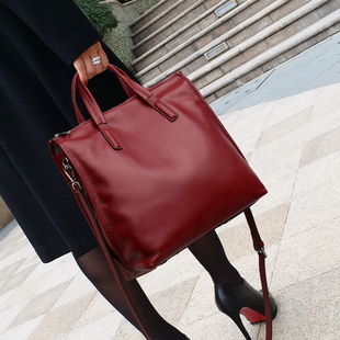 真皮包包女款2023年流行的包包大容量复古托特包酒红色单肩手提包
