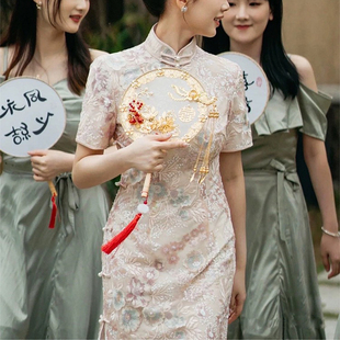 旗袍敬酒服女2024夏季新娘，结婚改良订婚中式蕾丝礼服裙粉色