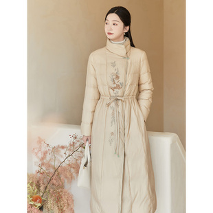 山有色冬季新中式女装中国风刺绣高端优雅复古长款加厚鸭绒羽绒服