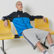 Adidas阿迪达斯黑蓝色休闲外套男款夏季运动服跑步宽松透气夹克