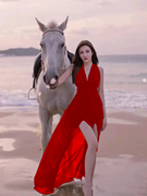 三亚沙漠海边度假沙滩裙小个子露背红色挂脖吊带连衣裙女夏季长裙