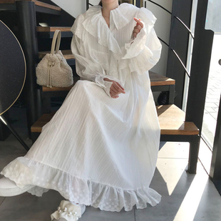 韩国chic洋气优雅重工蕾丝娃娃，领荷叶边拼接压褶宽松喇叭袖连衣裙