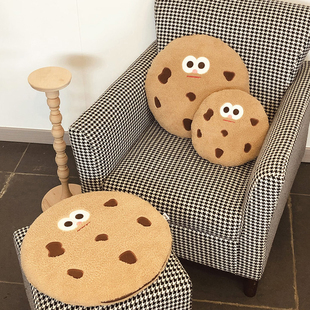 可爱曲奇饼干抱枕靠垫卡通，坐垫ins风，创意公仔办公室沙发靠枕椅垫