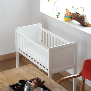 英国mothercare环保实木，婴儿床新生儿摇篮床小户型床可移动小尺寸