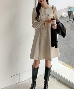 韩国大码女装2024冬装时尚圆领后拉链排扣收腰连衣裙特87