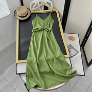 西班牙单 2023时尚修身显瘦舒适棉麻V领绿色吊带连衣裙女夏